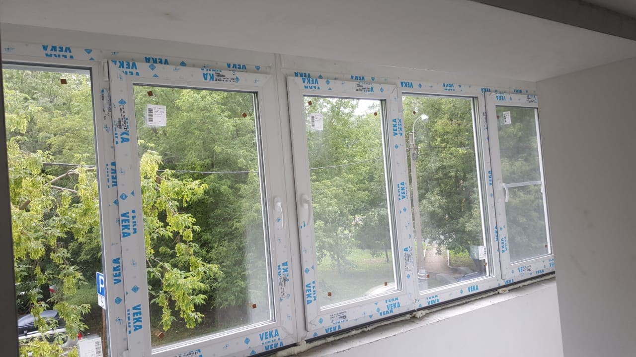 Остекление теплого балкона VEKA Softline 70
