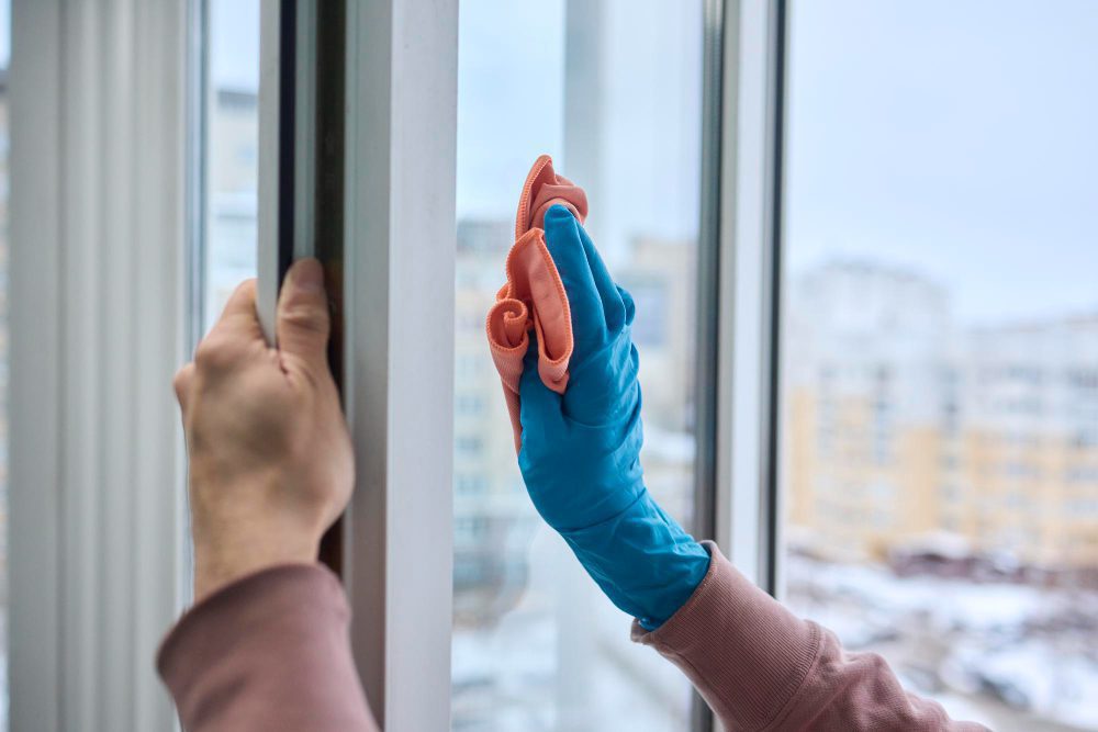 для чего смазывать пластиковые окна