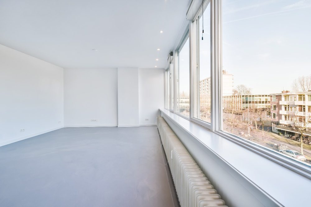 Когда нужно менять новые окна в новостройках?