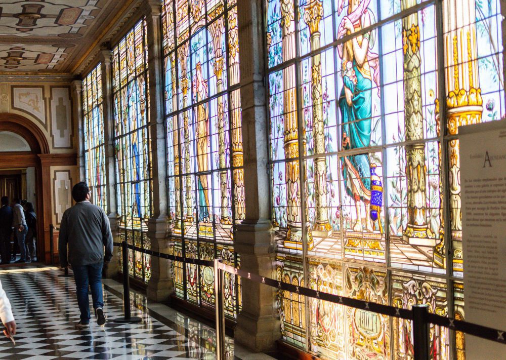 Витражные окна – стильное решение для интерьера