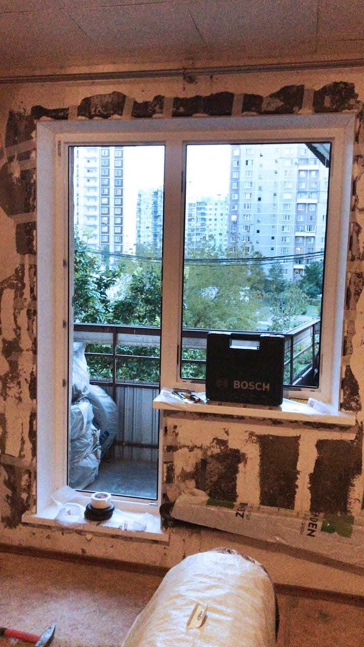 Установка балконного блока из профиля Евролайн