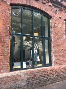 Остекление бизнес-центра