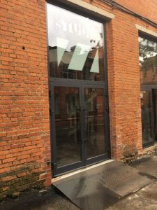 Остекление бизнес-центра