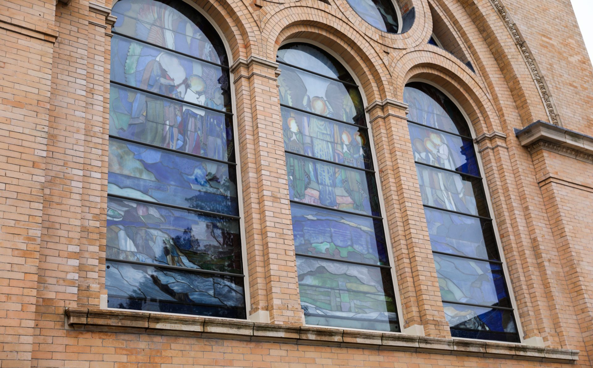 Витражные окна – стильное решение для интерьера