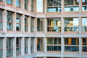 Окна VEKA: решения для панельных домов, новостроек и коттеджей